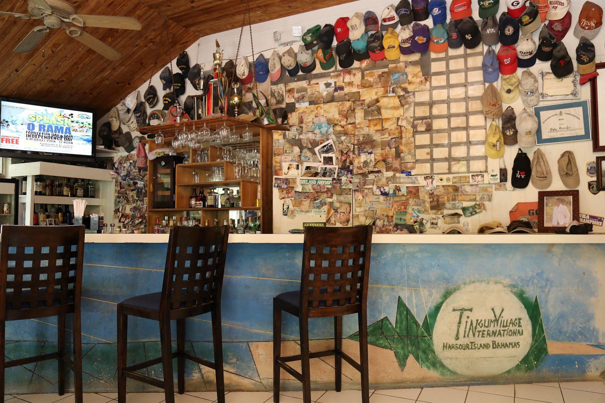 Tingum Village Hotel Dunmore Town Extérieur photo